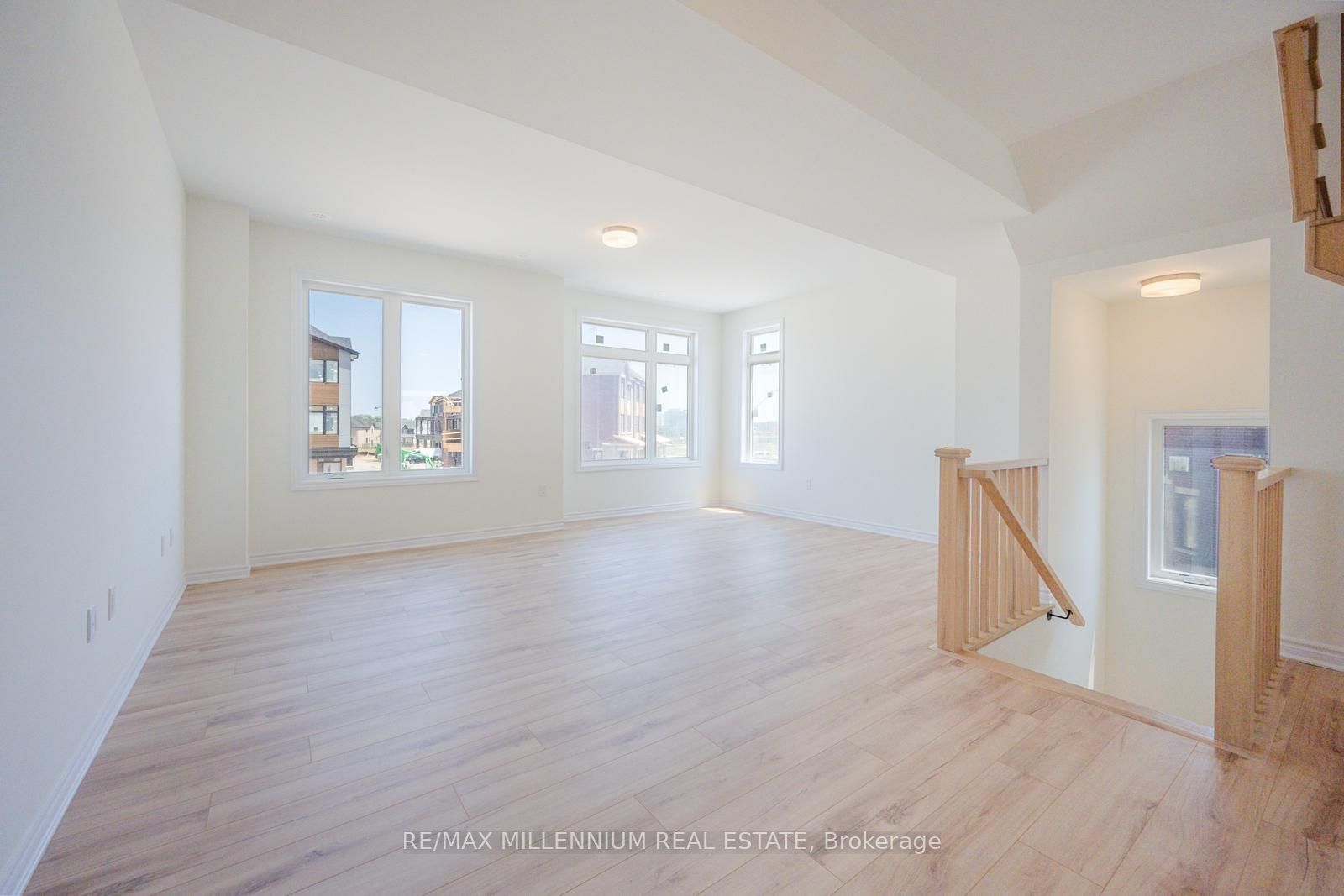 50 Thornbird Crescent Upper Property Photo 6