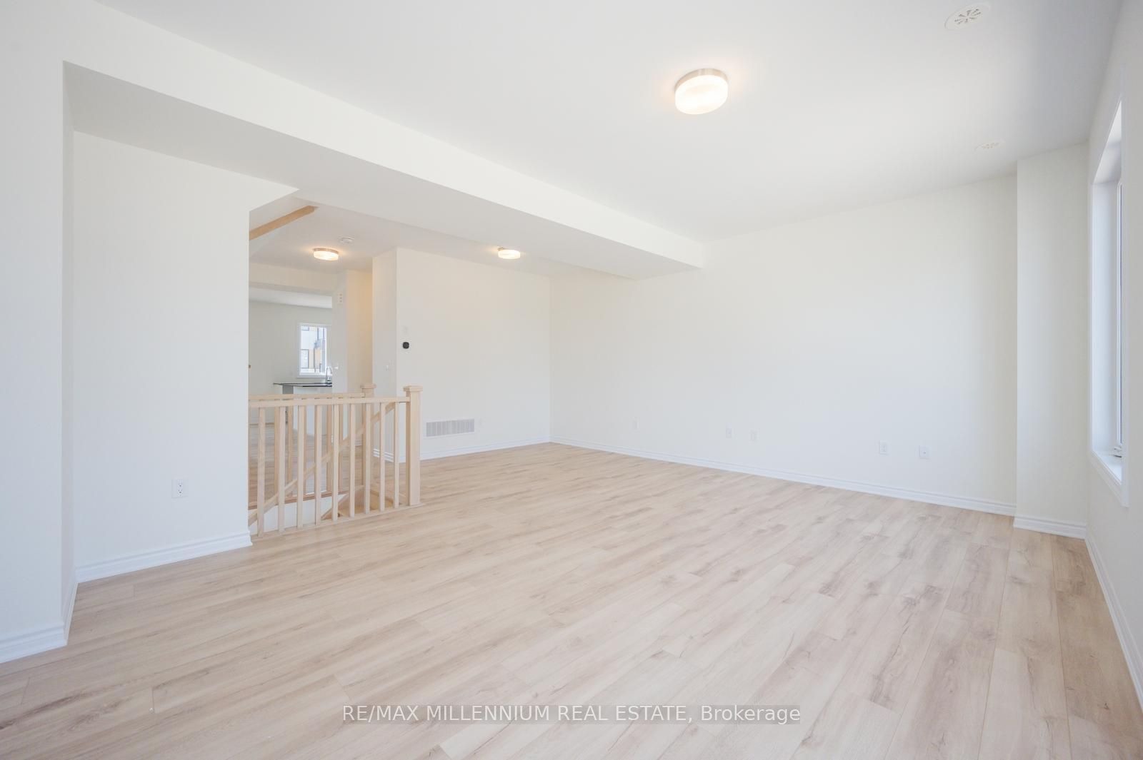 50 Thornbird Crescent Upper Property Photo 8