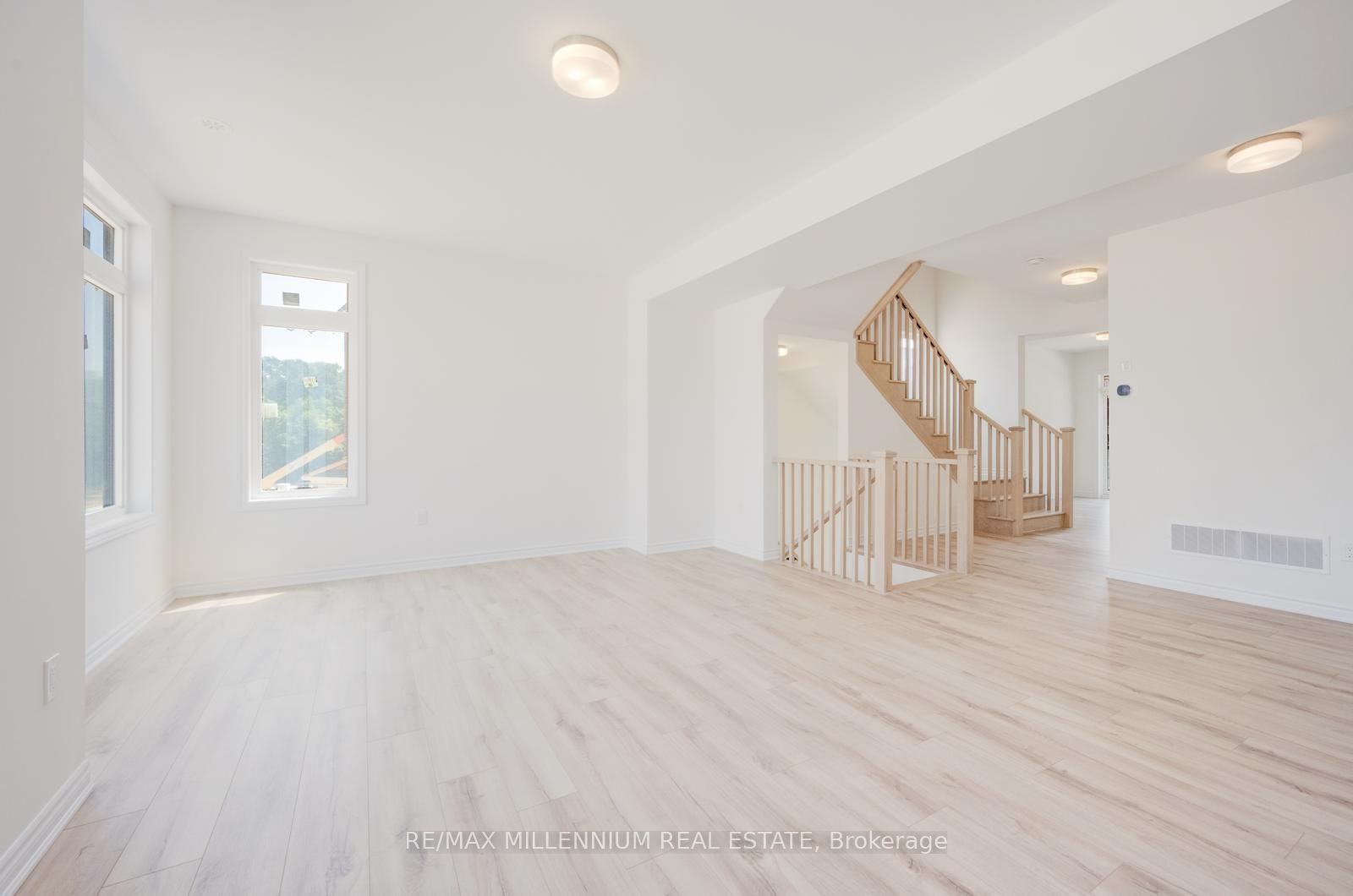 50 Thornbird Crescent Upper Property Photo 9