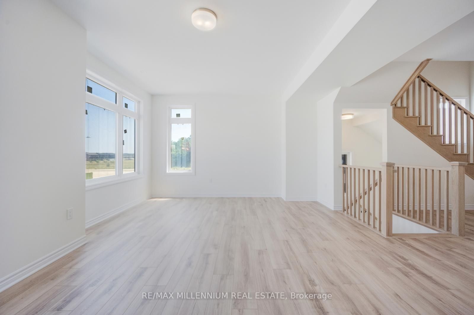 50 Thornbird Crescent Upper Property Photo 12