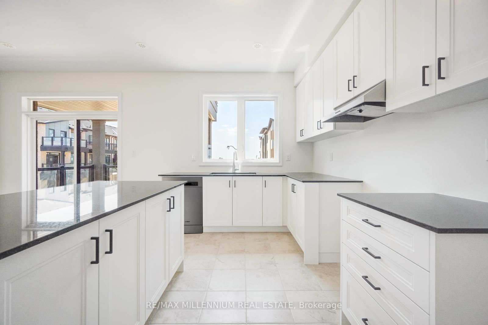 50 Thornbird Crescent Upper Property Photo 15