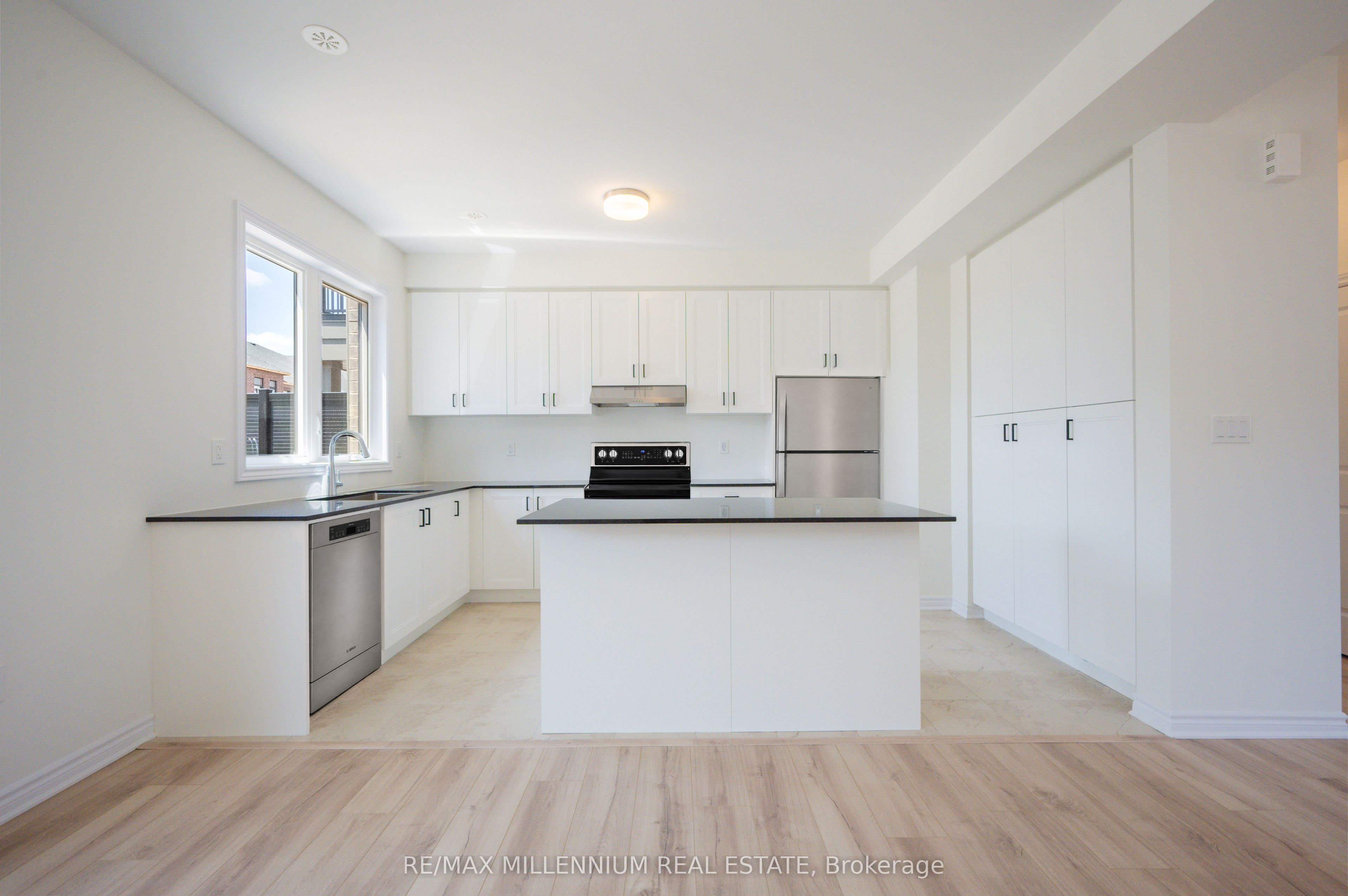 50 Thornbird Crescent Upper Property Photo 19