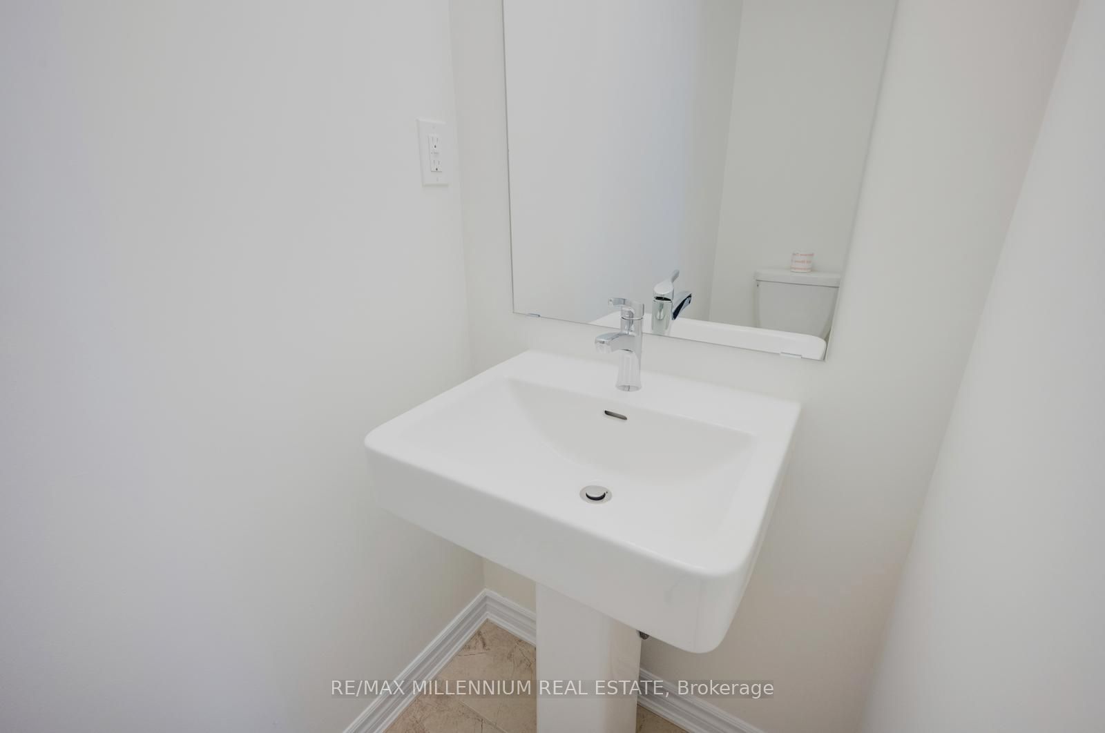 50 Thornbird Crescent Upper Property Photo 22