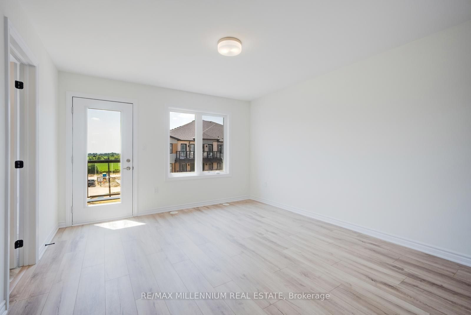 50 Thornbird Crescent Upper Property Photo 25