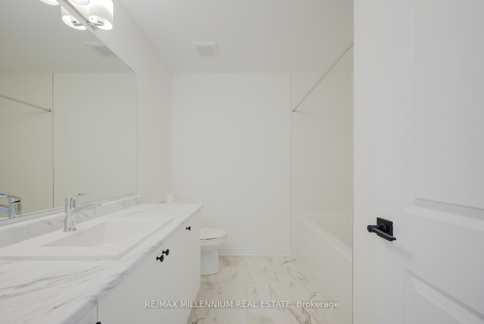 50 Thornbird Crescent Upper Property Photo 39