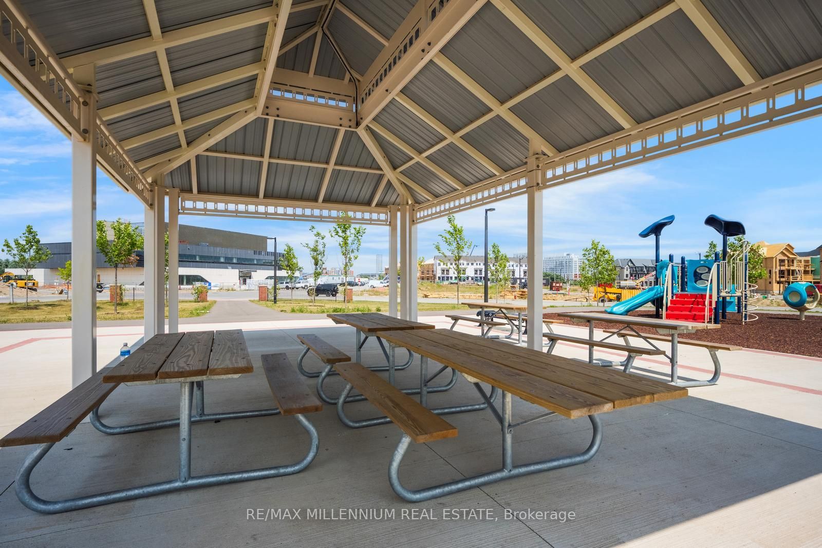 50 Thornbird Crescent Upper Property Photo 49