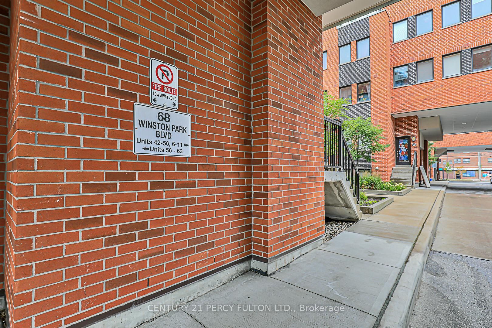 68 Winston Park Boulevard 7 Property Photo 3