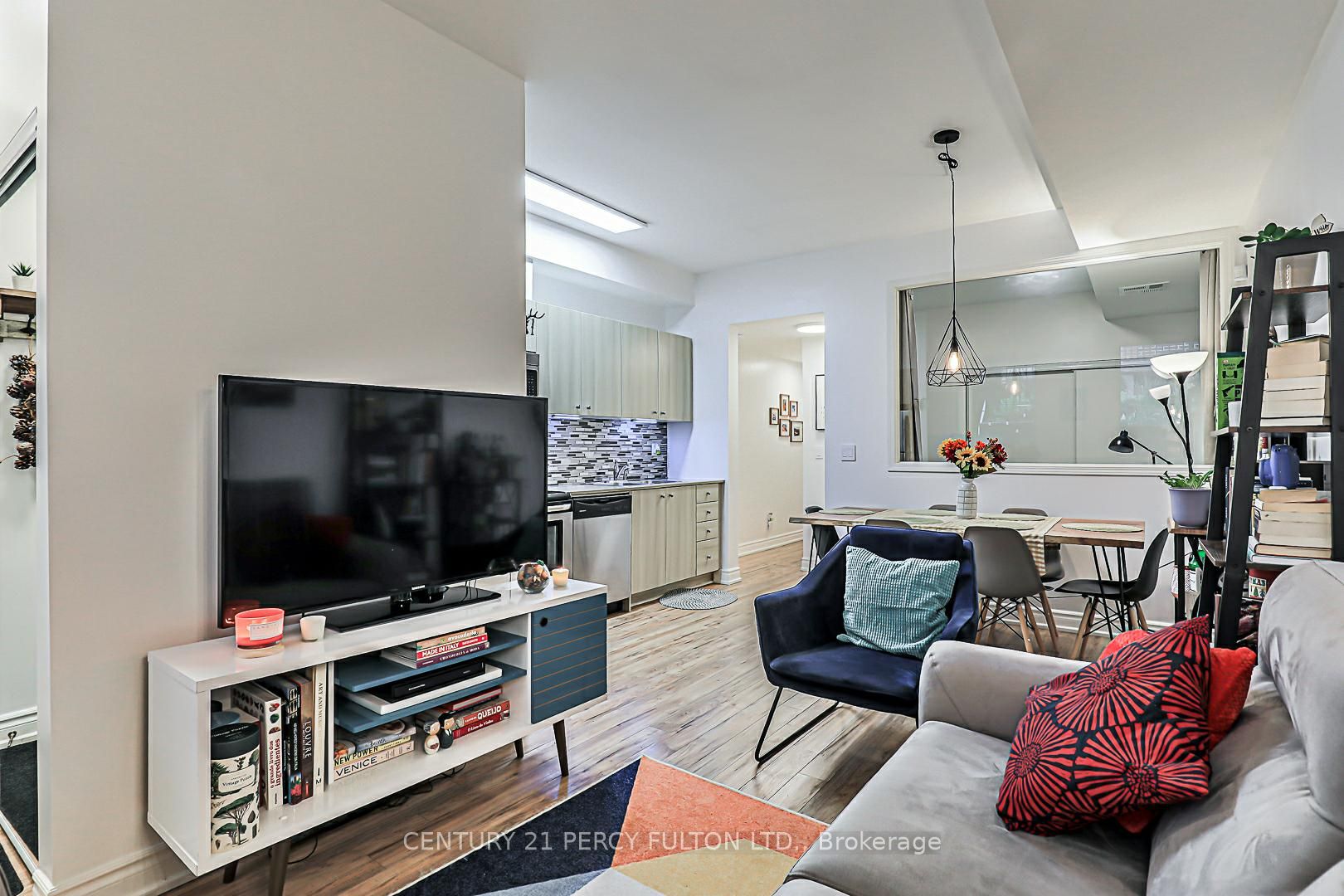 68 Winston Park Boulevard 7 Property Photo 13