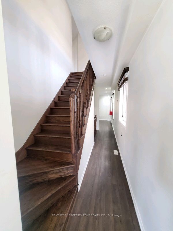 3 Baffin Crescent (upper) Property Photo 2
