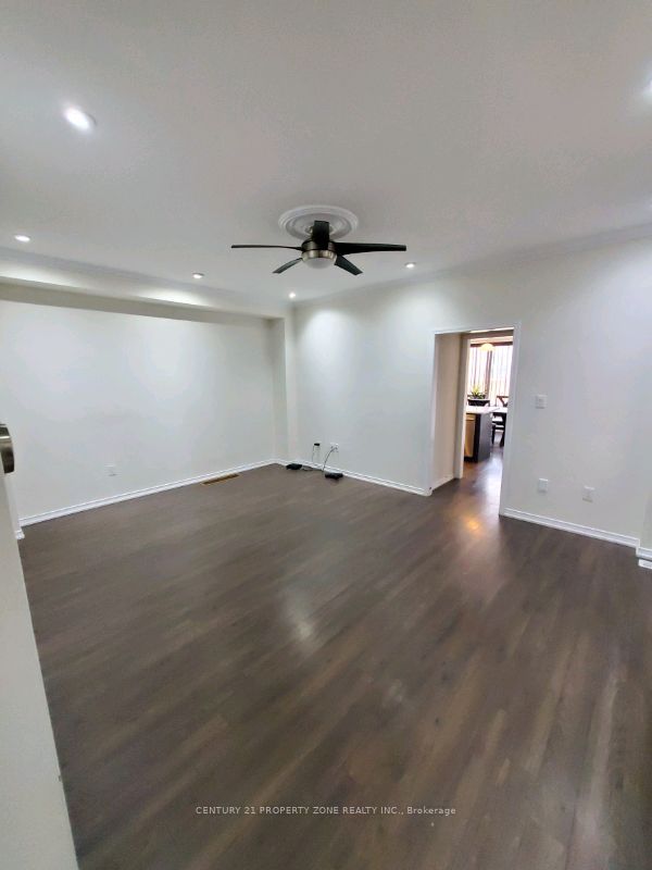 3 Baffin Crescent (upper) Property Photo 4