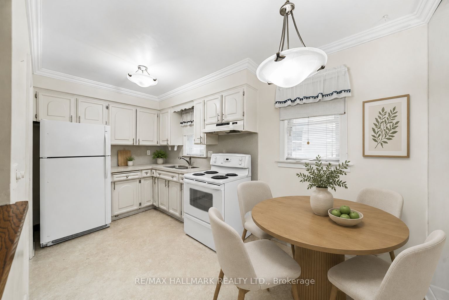 27 Sunray Crescent Property Photo 9