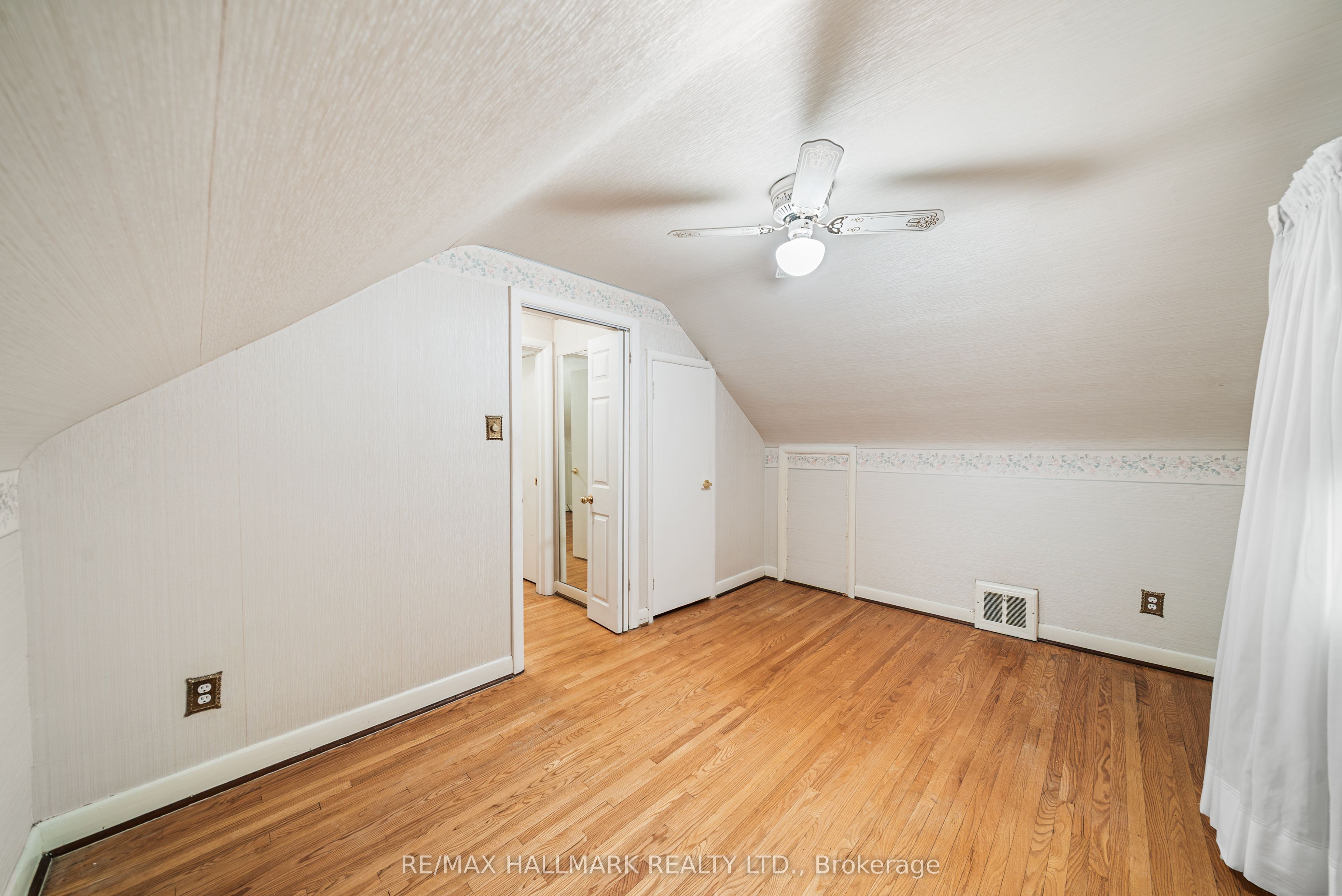27 Sunray Crescent Property Photo 24