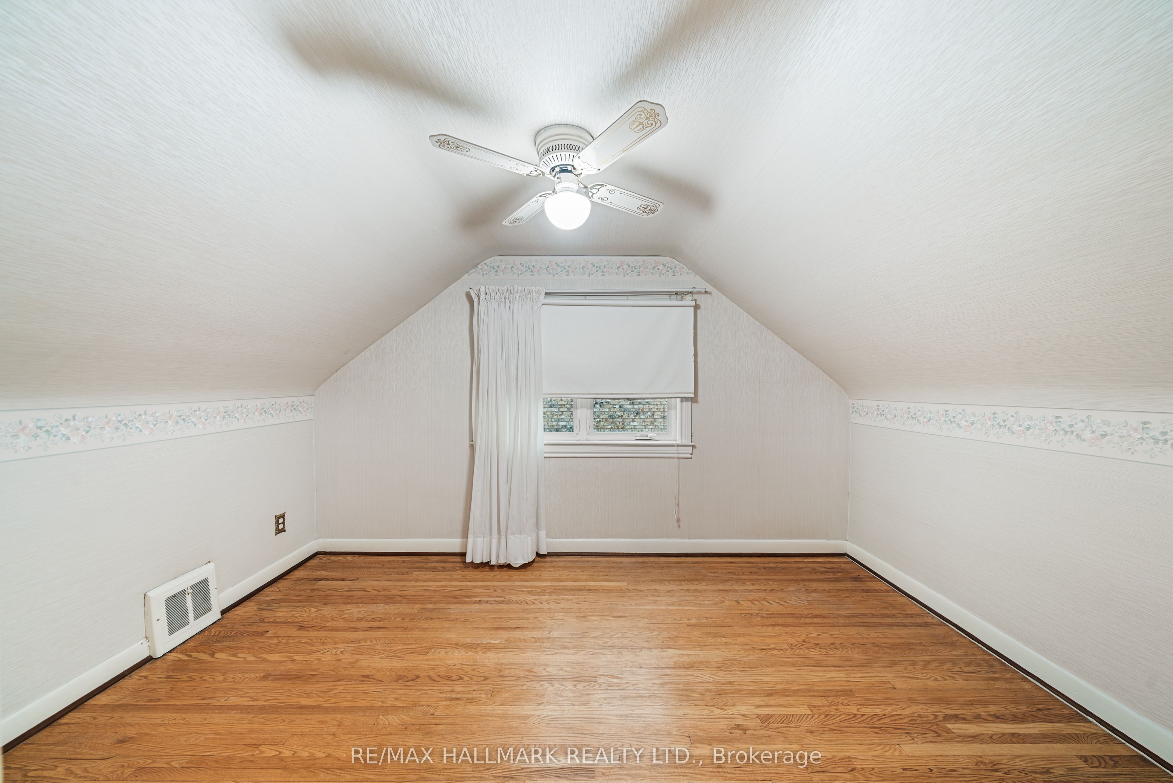 27 Sunray Crescent Property Photo 25