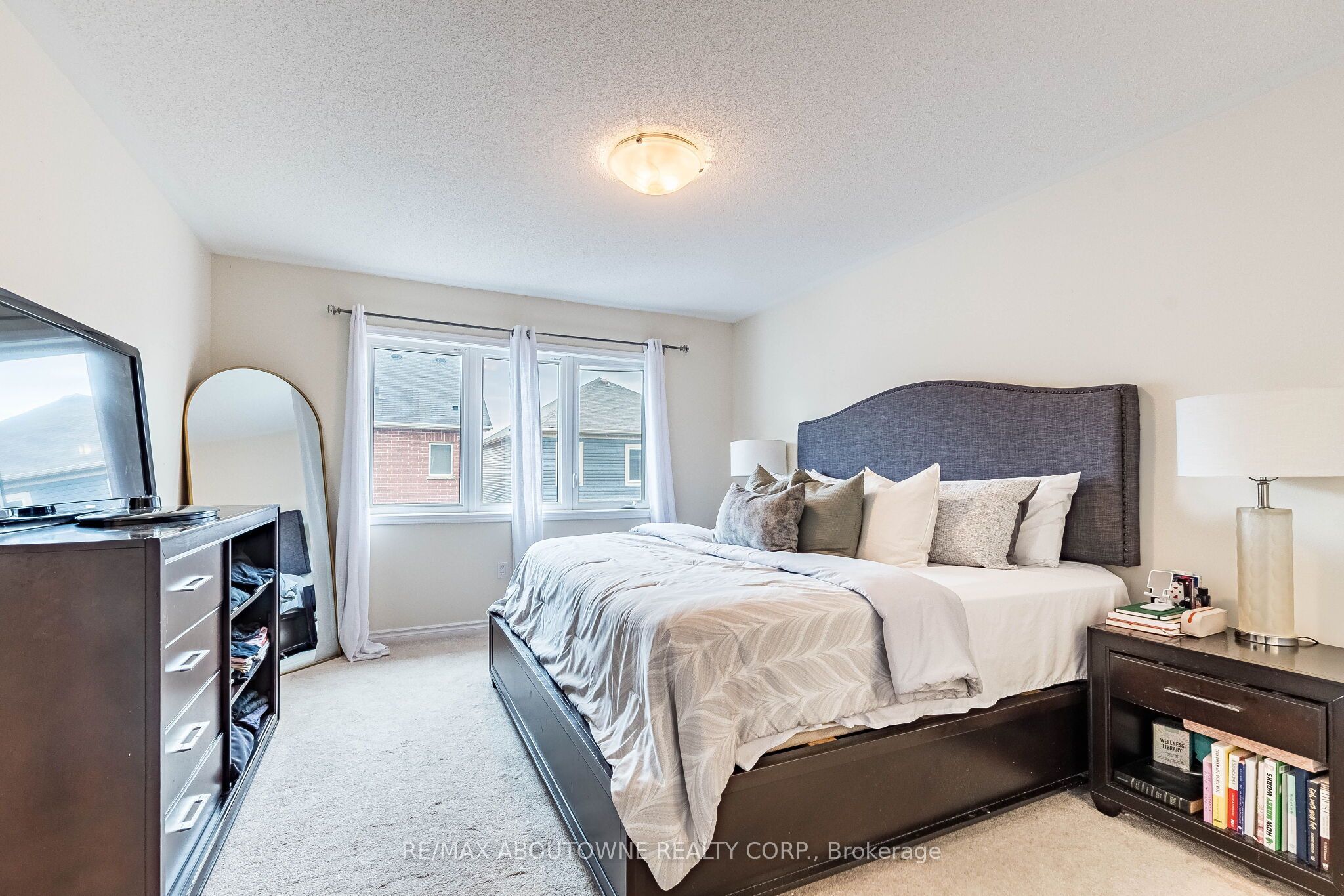 1239 Mulroney Heights Property Photo 3
