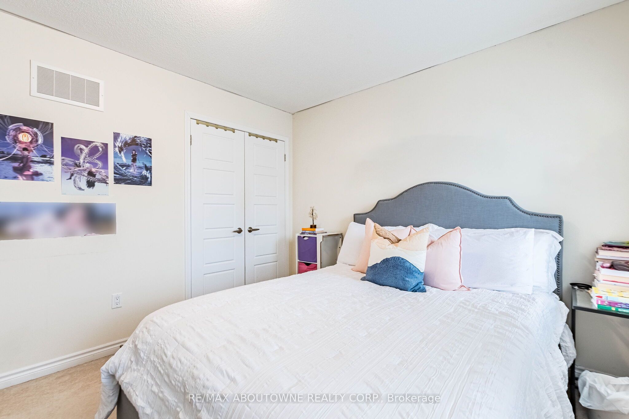 1239 Mulroney Heights Property Photo 12