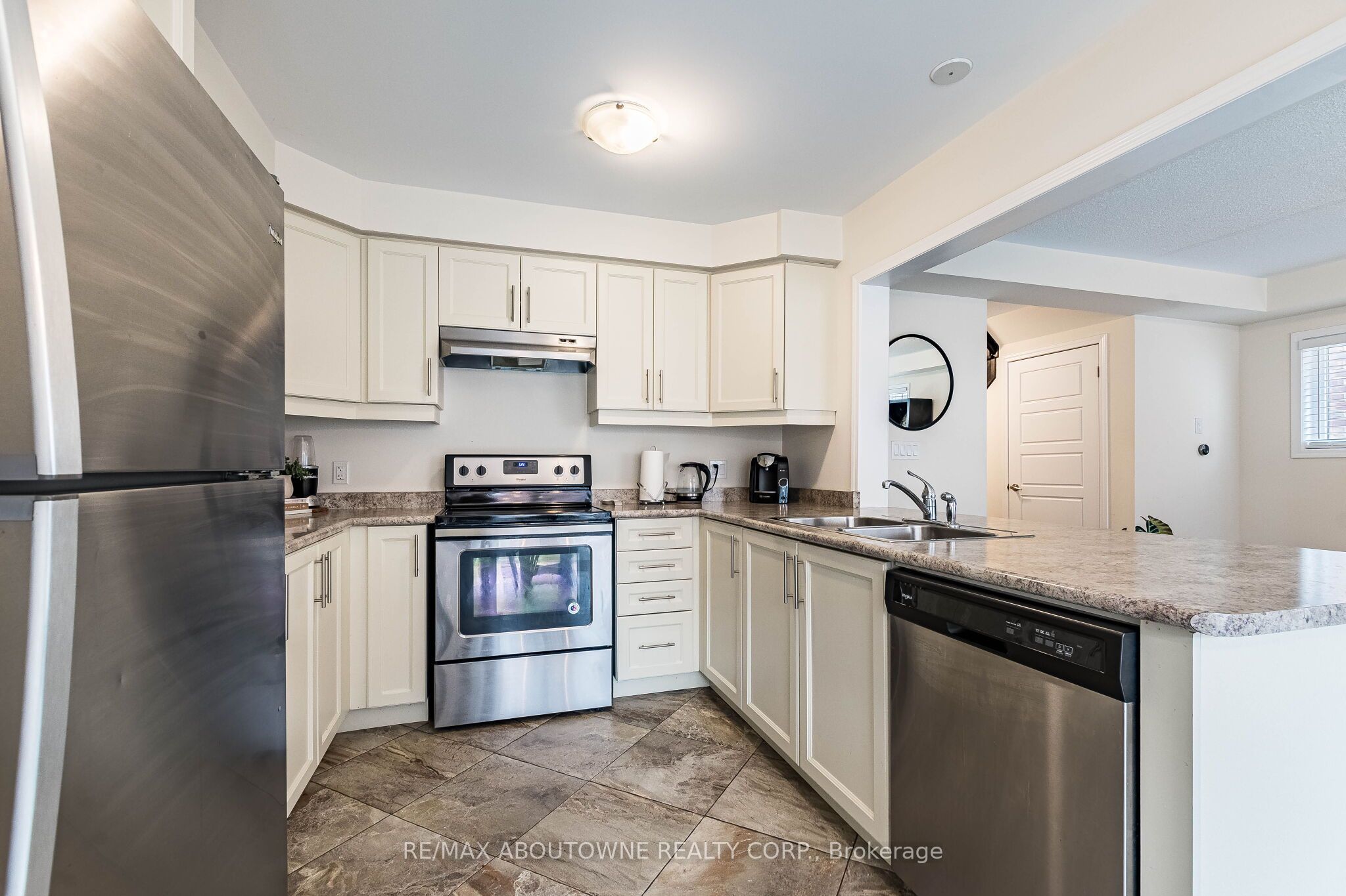 1239 Mulroney Heights Property Photo 40