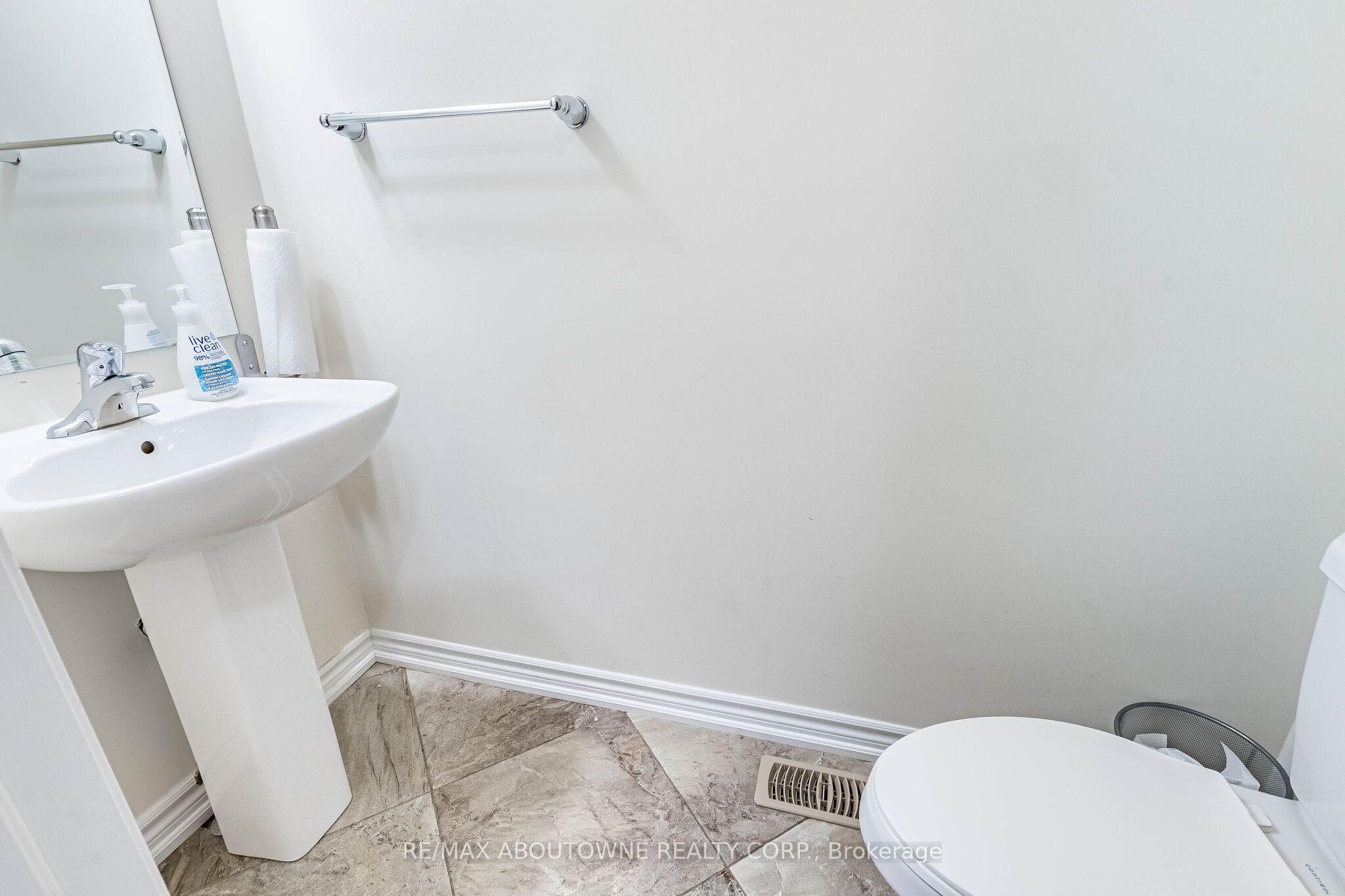 1239 Mulroney Heights Property Photo 46