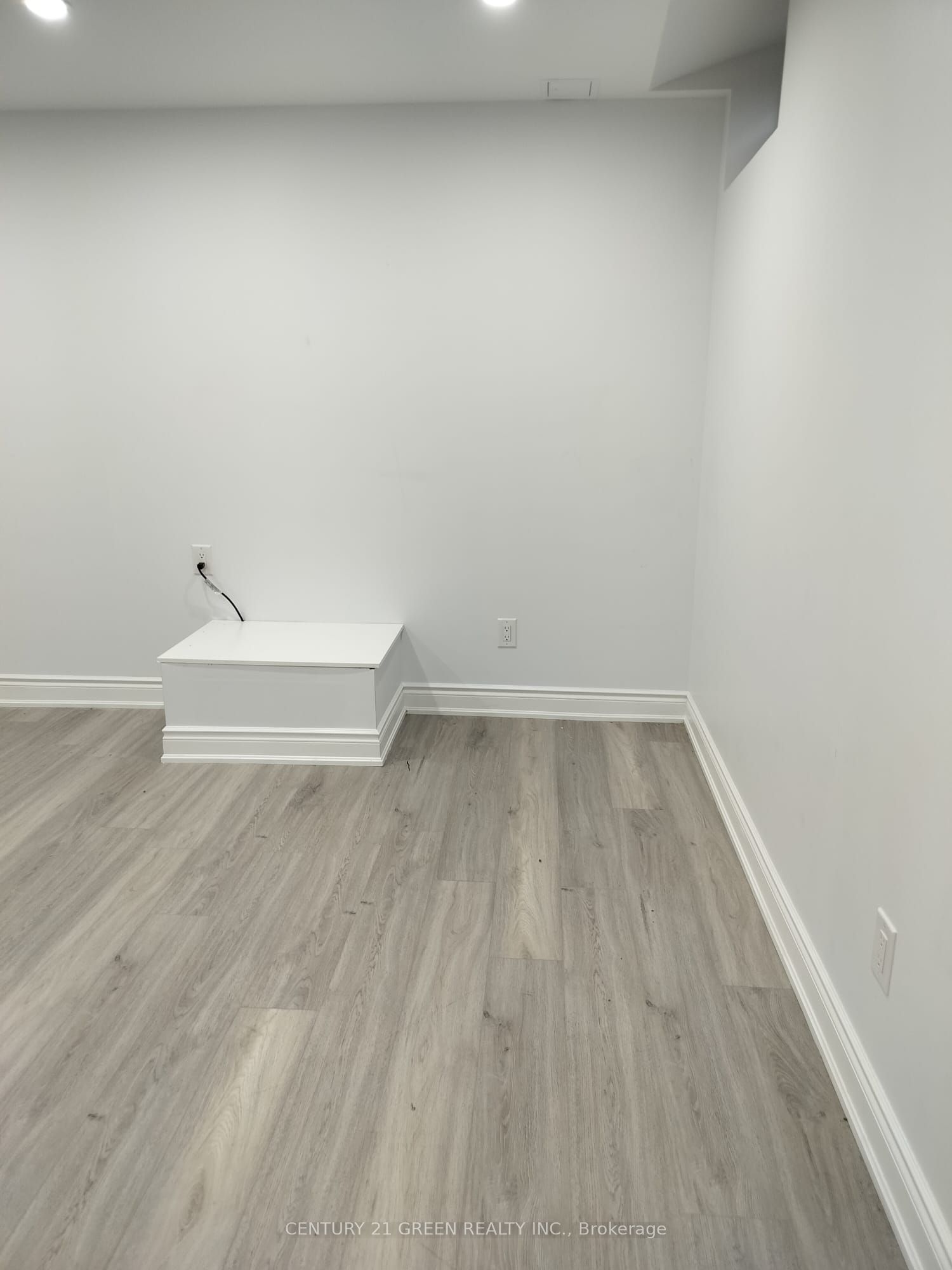 852 Mcnair Circle Lower Property Photo 11