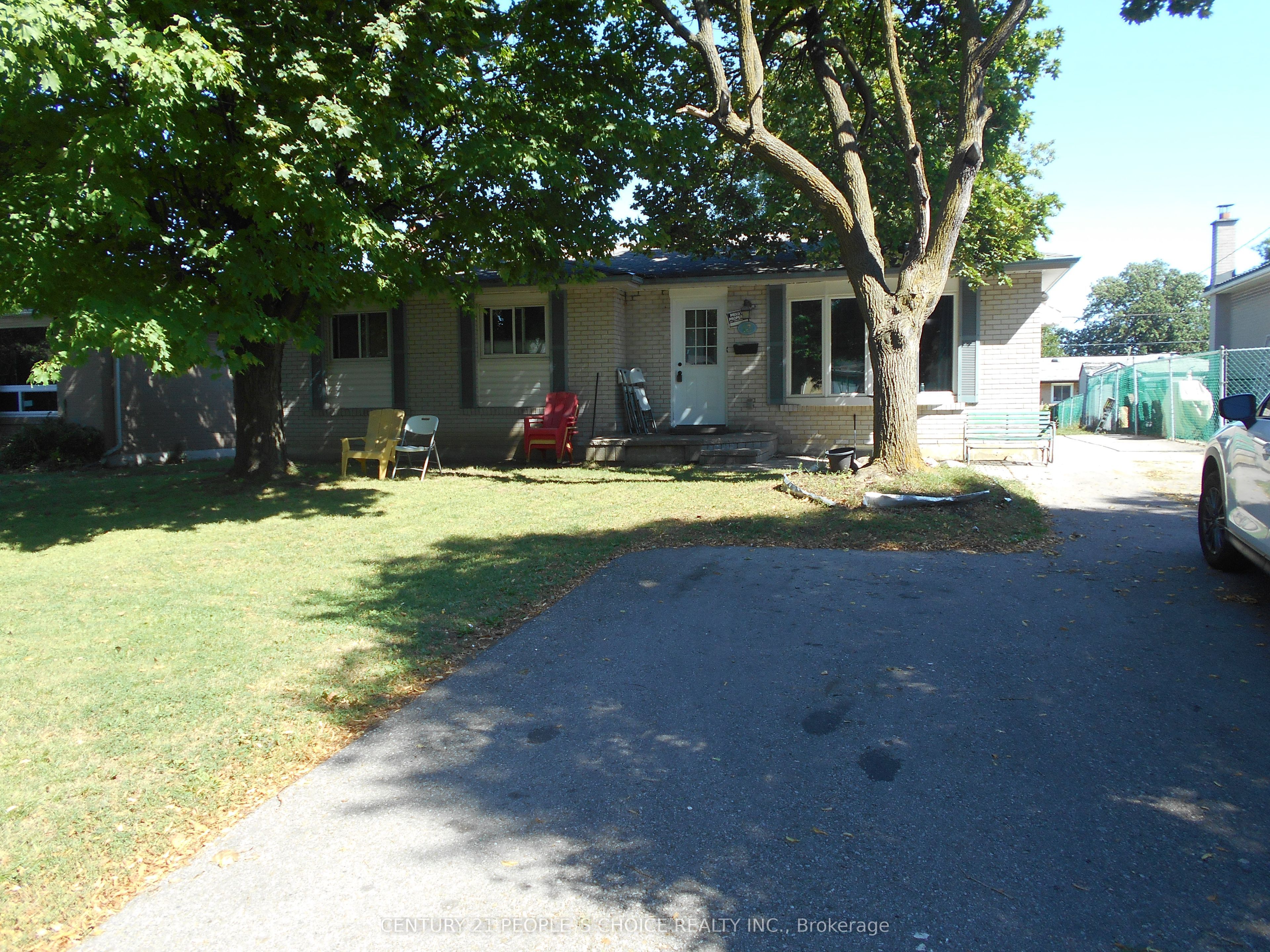 13 Brookdale Crescent Property Photo 2