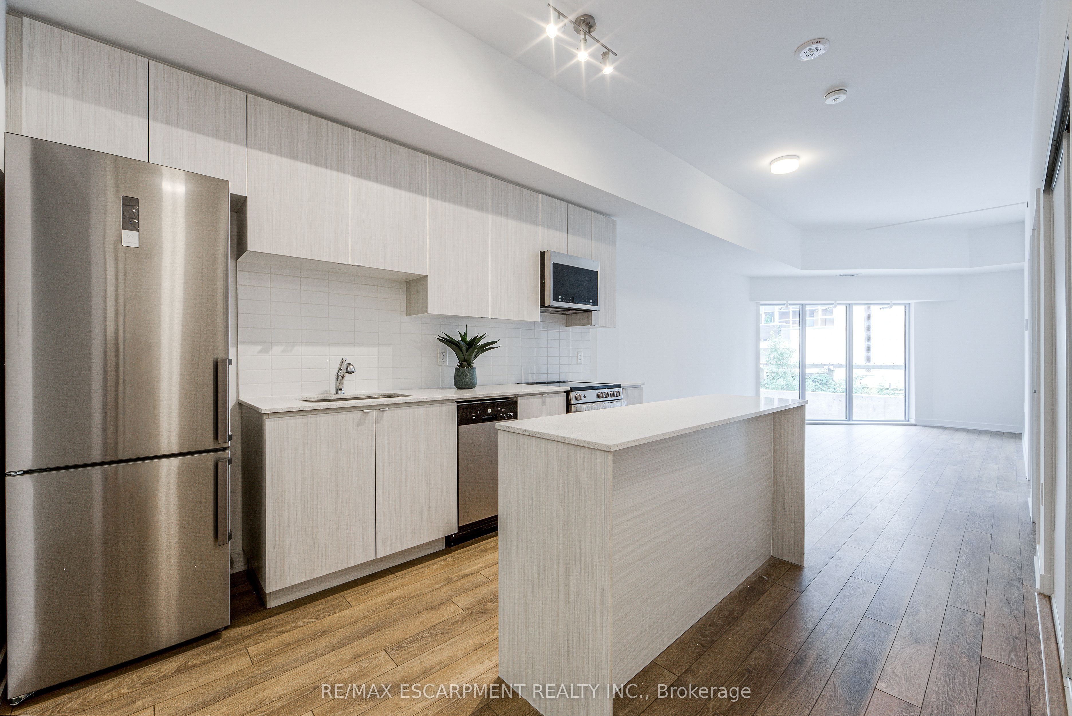 2433 Dufferin Street 112 Property Photo 6