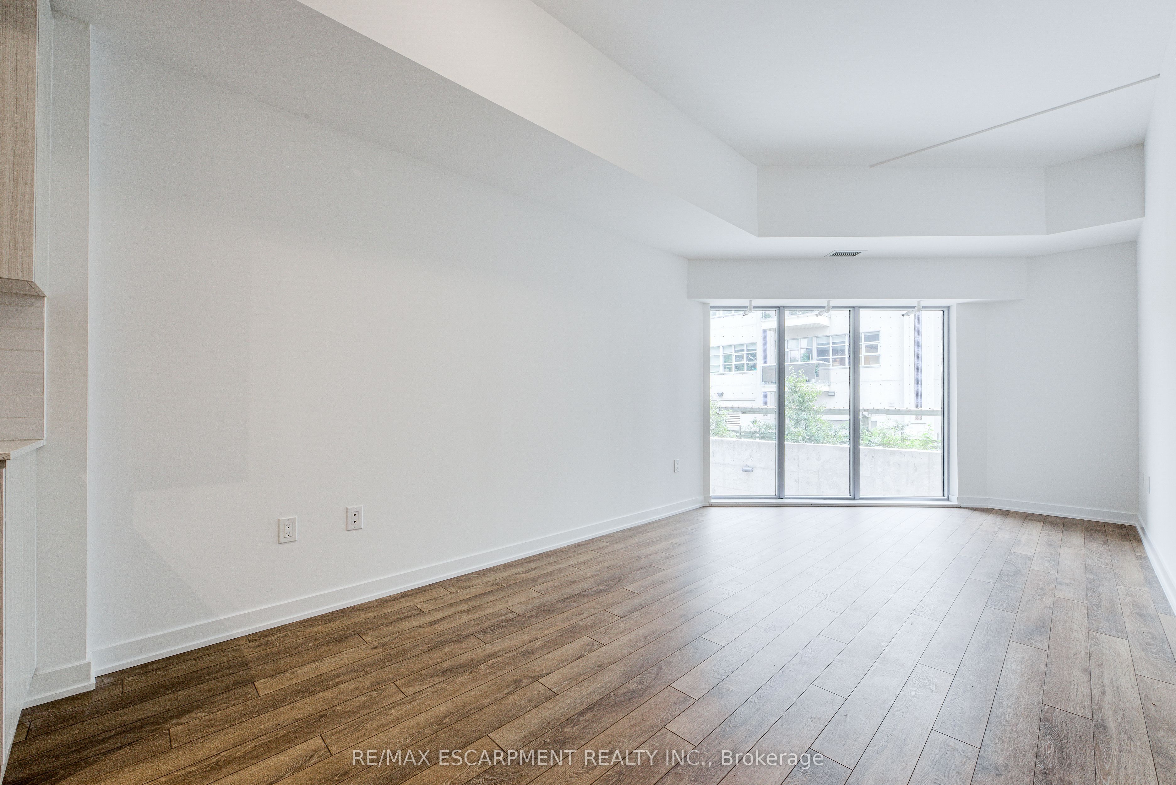 2433 Dufferin Street 112 Property Photo 12