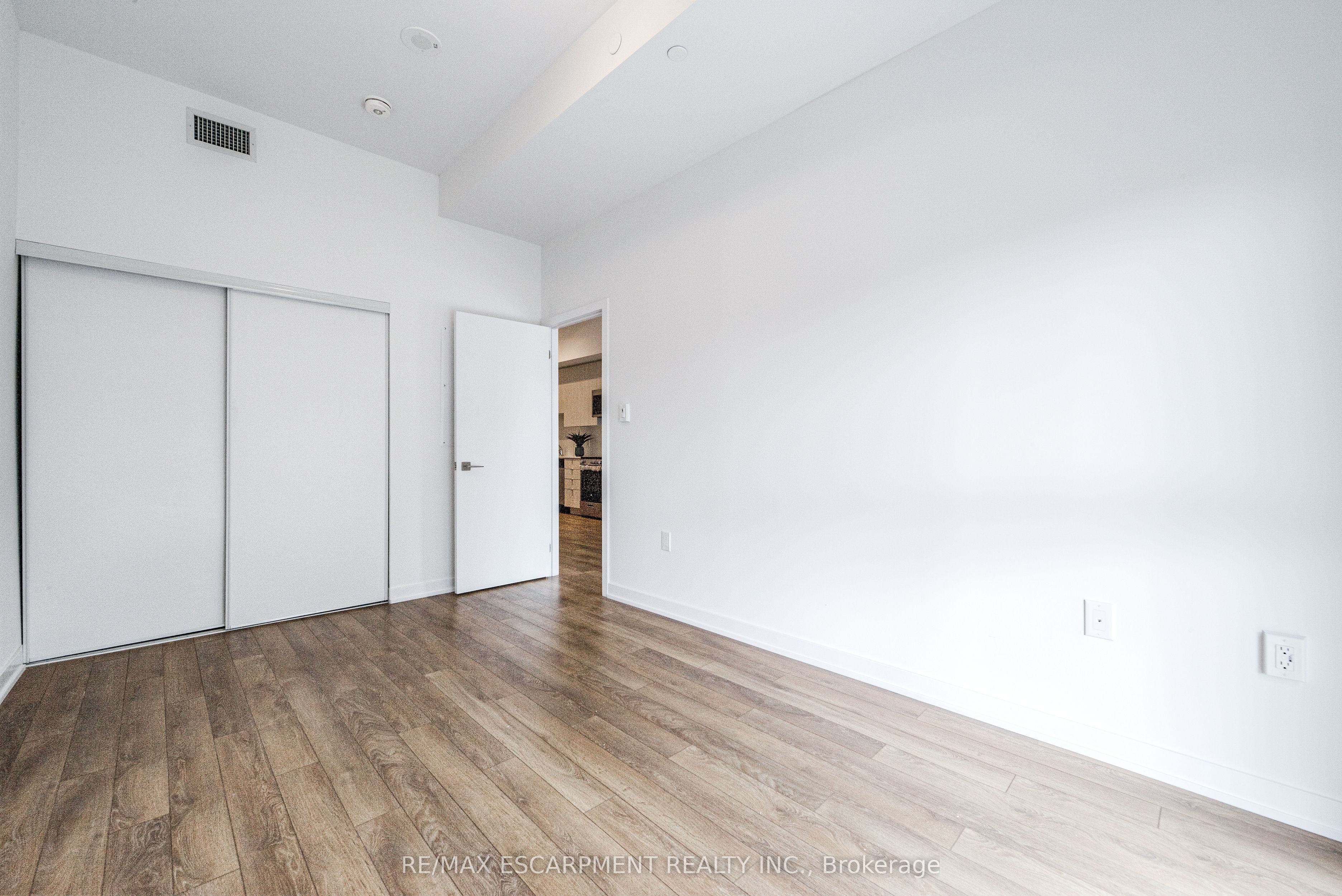 2433 Dufferin Street 112 Property Photo 19