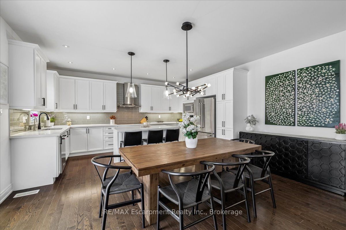 2400 Spring Meadow Way Property Photo 14