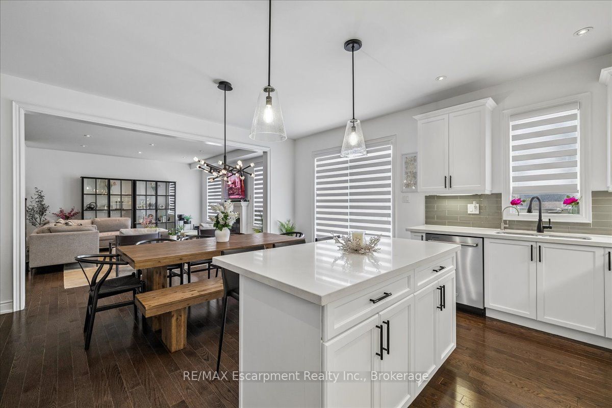 2400 Spring Meadow Way Property Photo 21