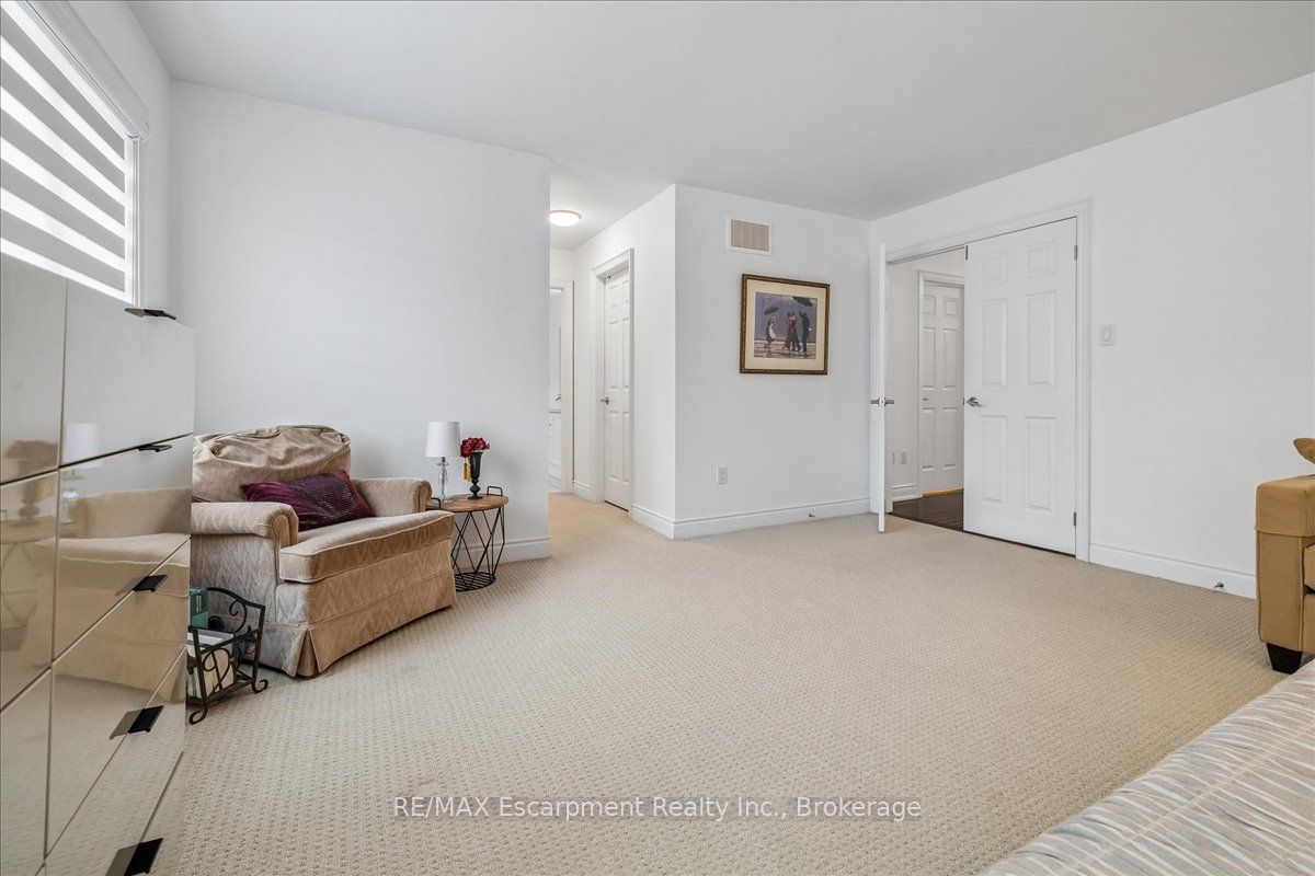 2400 Spring Meadow Way Property Photo 27
