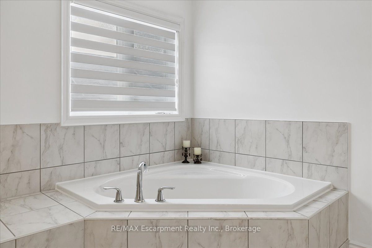 2400 Spring Meadow Way Property Photo 29