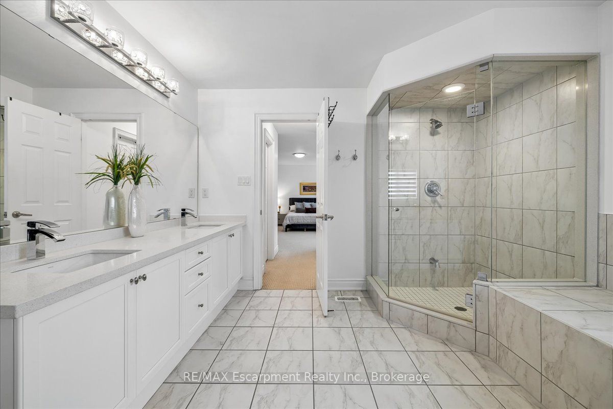 2400 Spring Meadow Way Property Photo 30