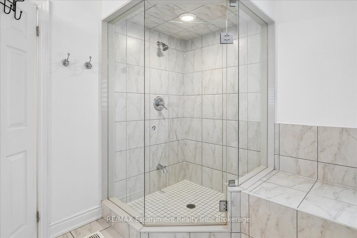 2400 Spring Meadow Way Property Photo 31