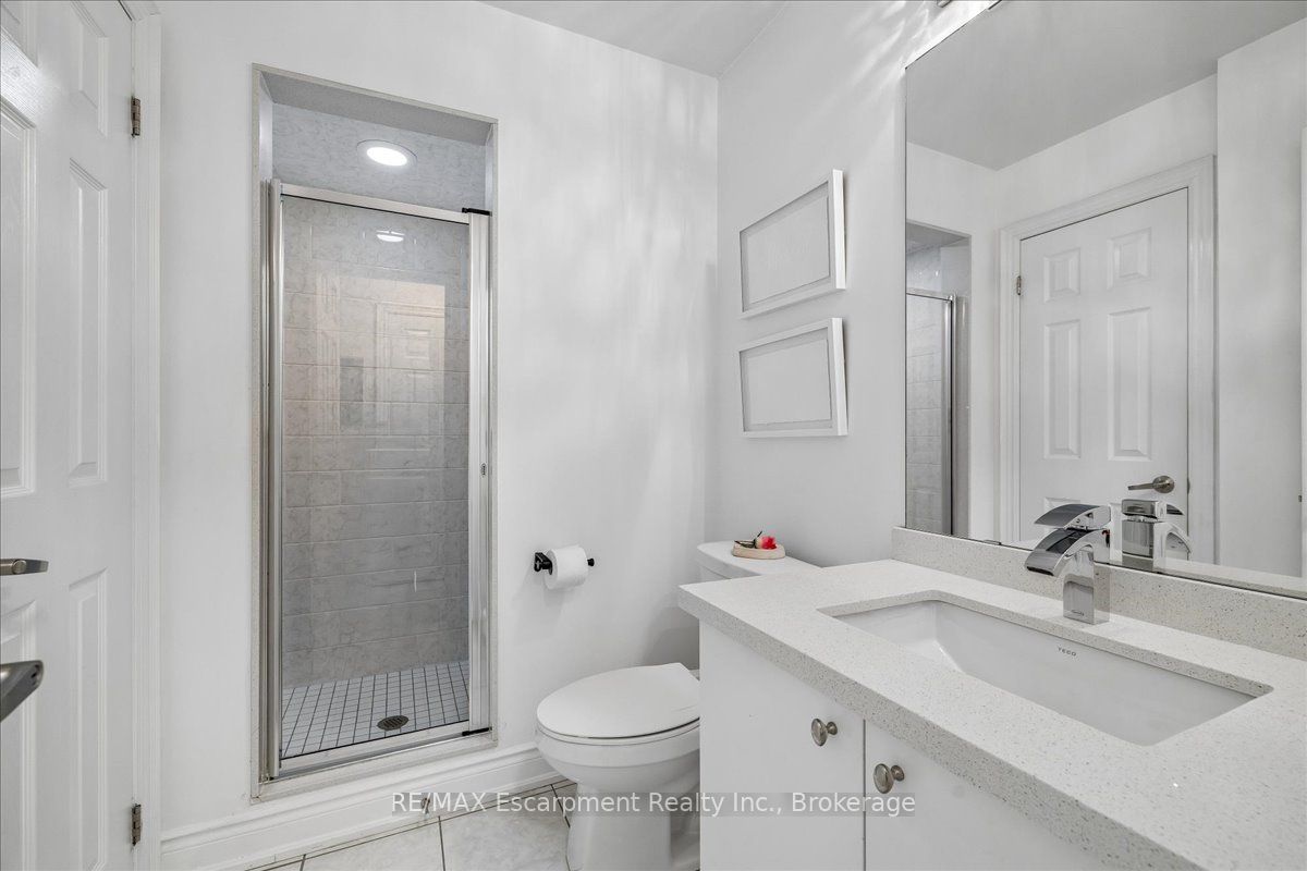 2400 Spring Meadow Way Property Photo 37