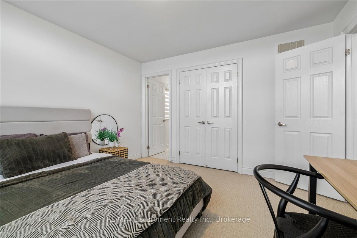 2400 Spring Meadow Way Property Photo 42