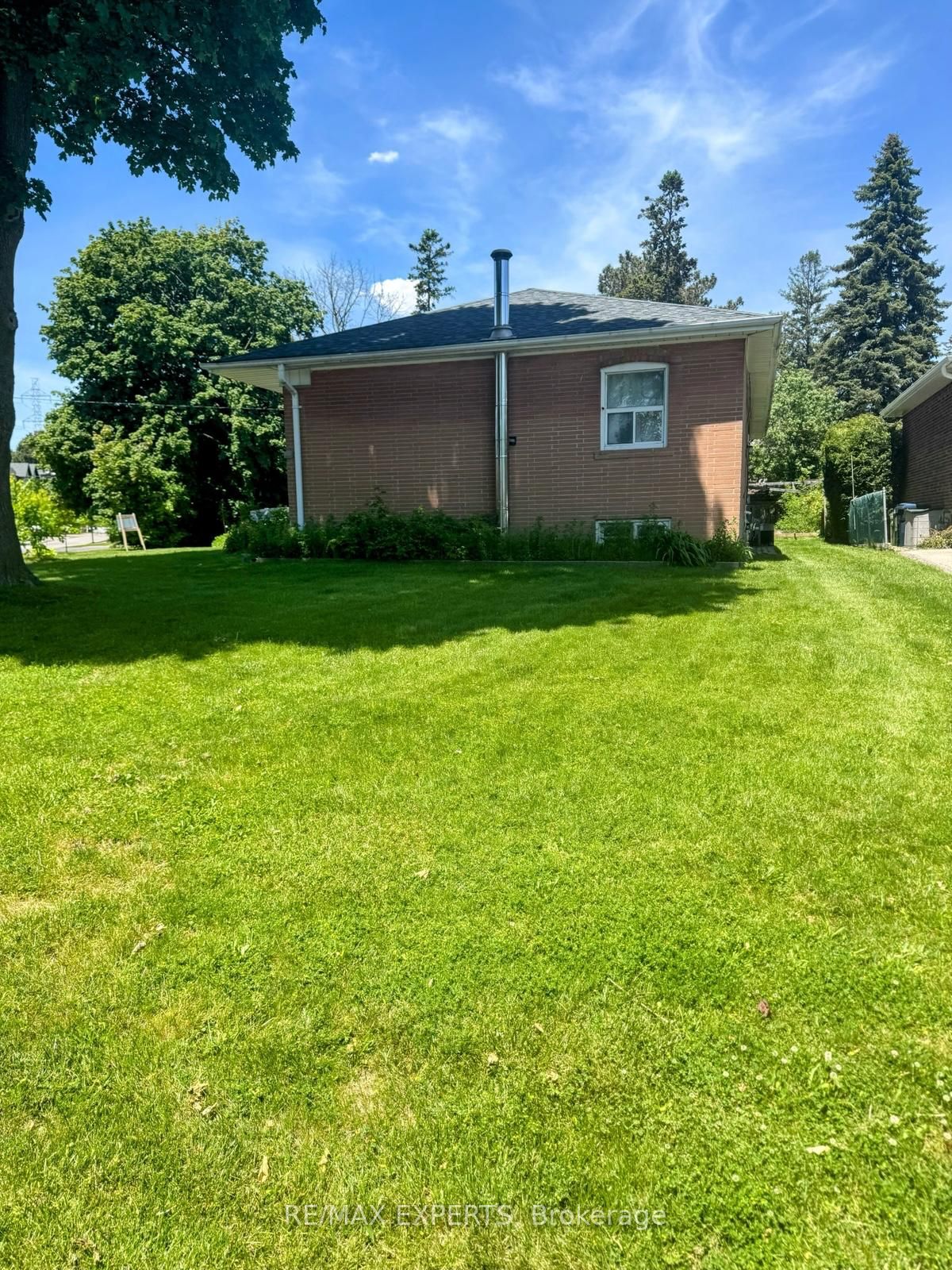 69 Lloyd Manor Road Property Photo 7