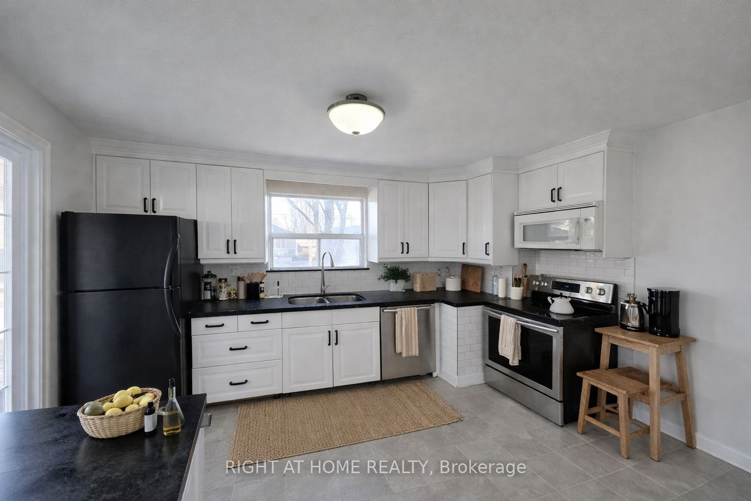 70 Bunnell Crescent Property Photo 2
