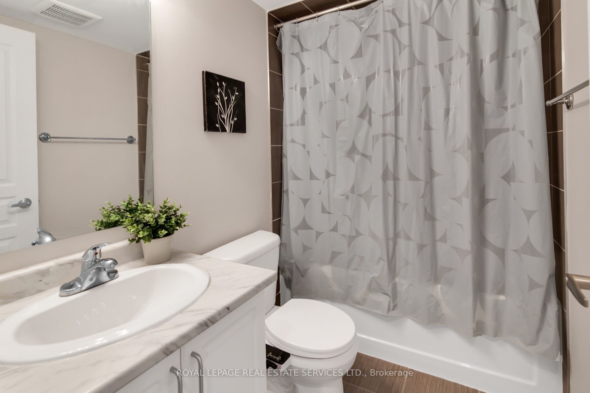 636 Evans Avenue 47 Property Photo 14
