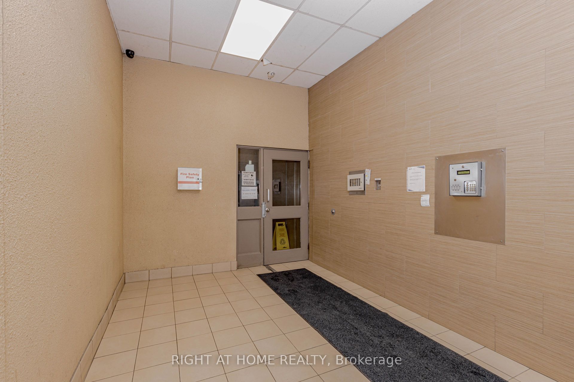 40 Rexdale Boulevard 3 Property Photo 5