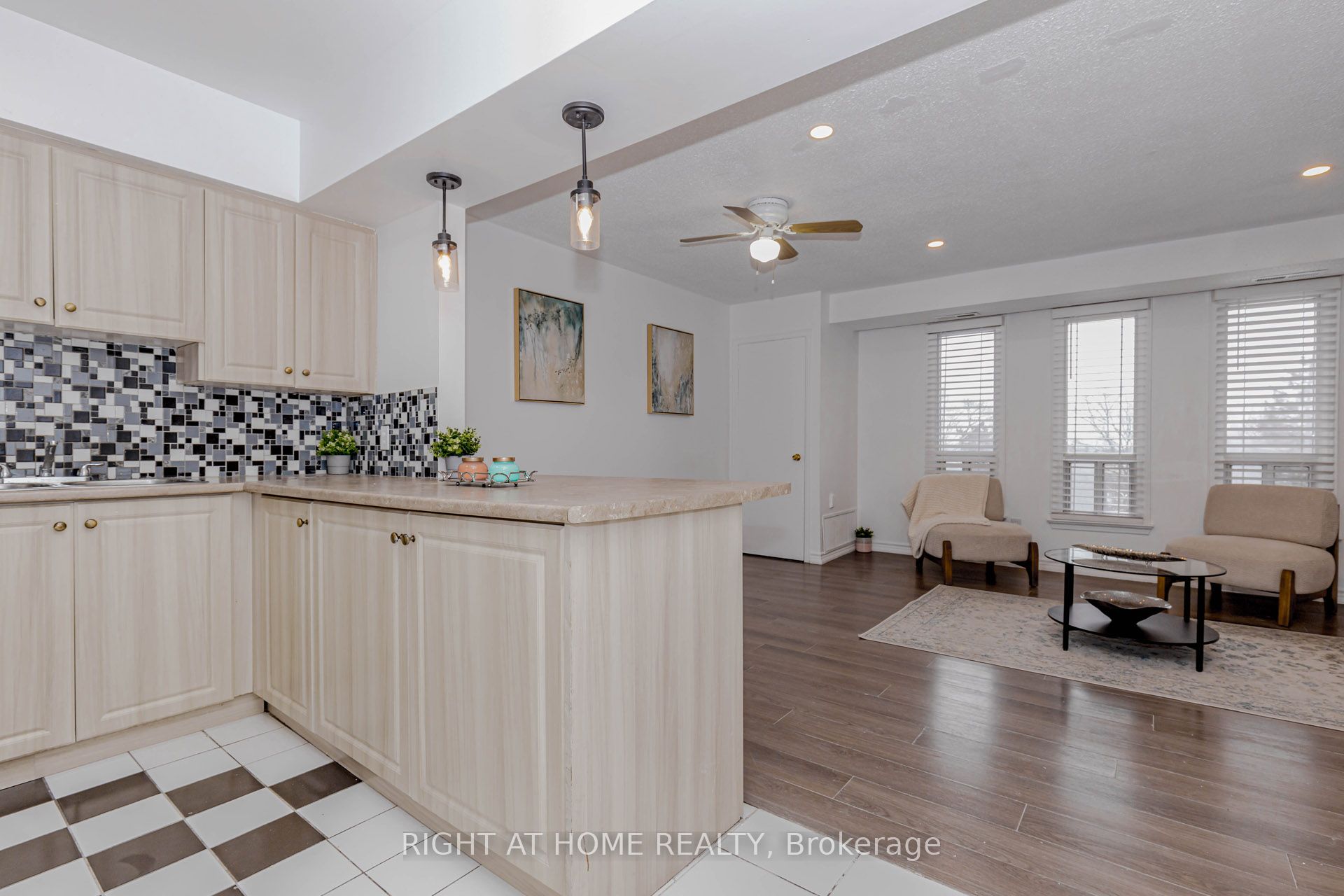 40 Rexdale Boulevard 3 Property Photo 10
