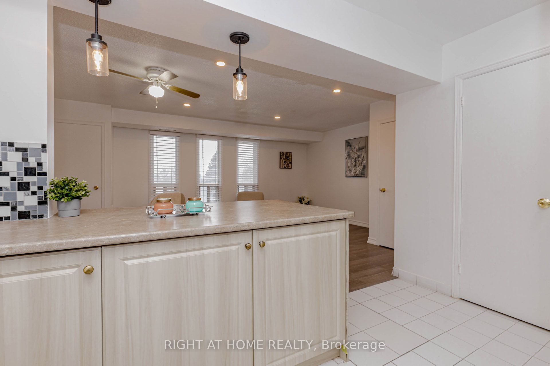 40 Rexdale Boulevard 3 Property Photo 14