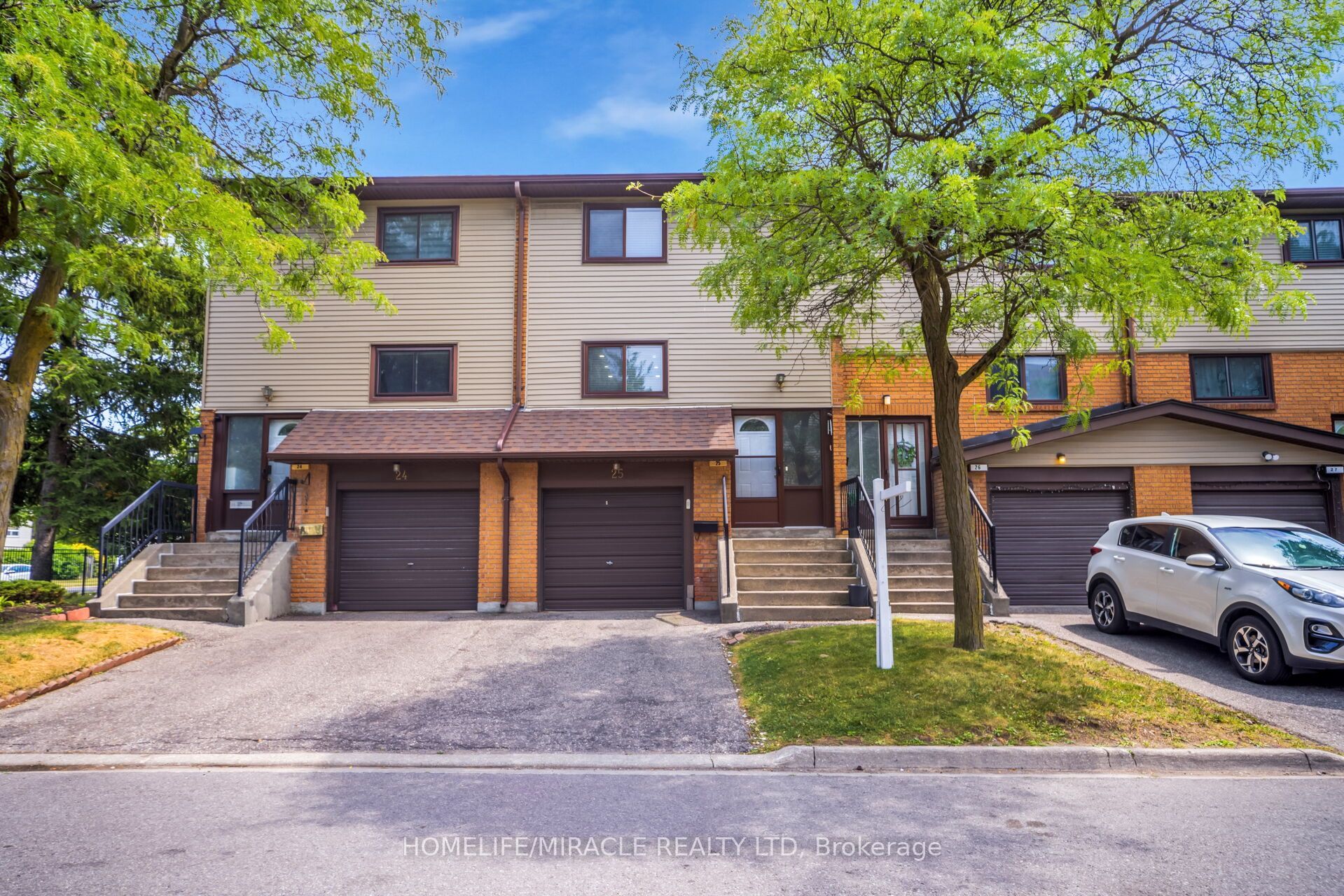 25 Carleton Place Property Photo 1
