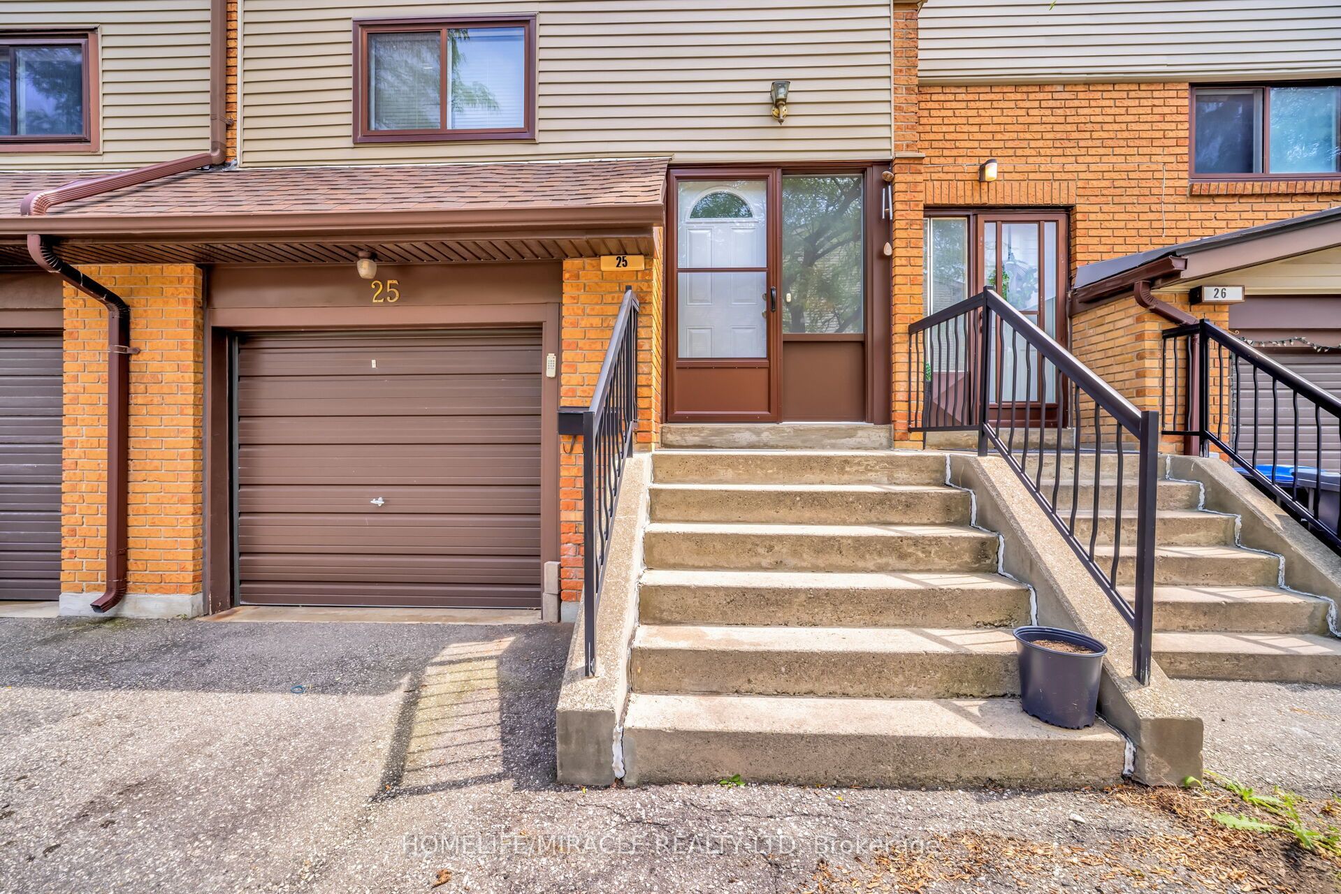 25 Carleton Place Property Photo 4