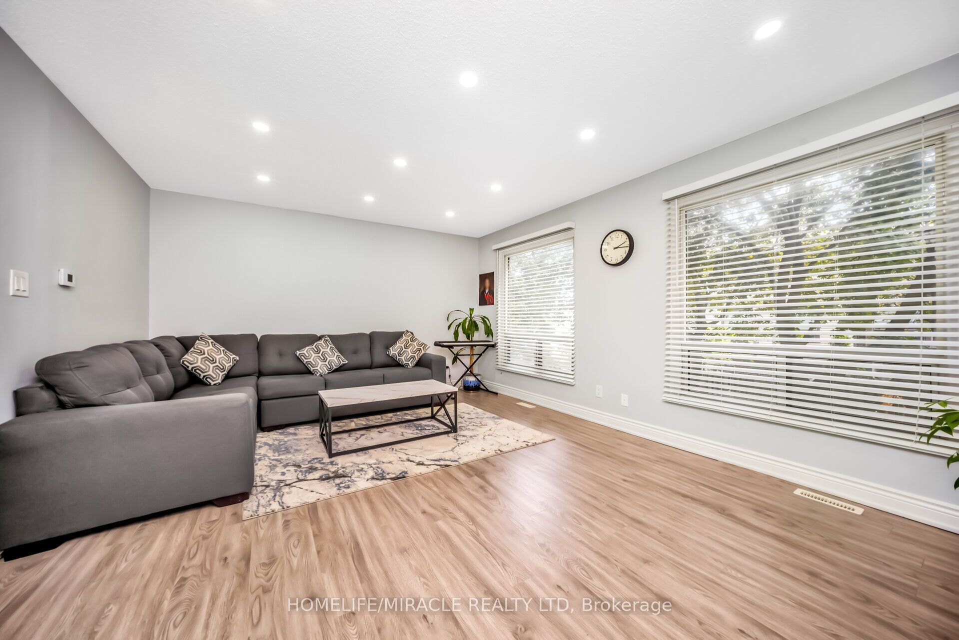 25 Carleton Place Property Photo 15