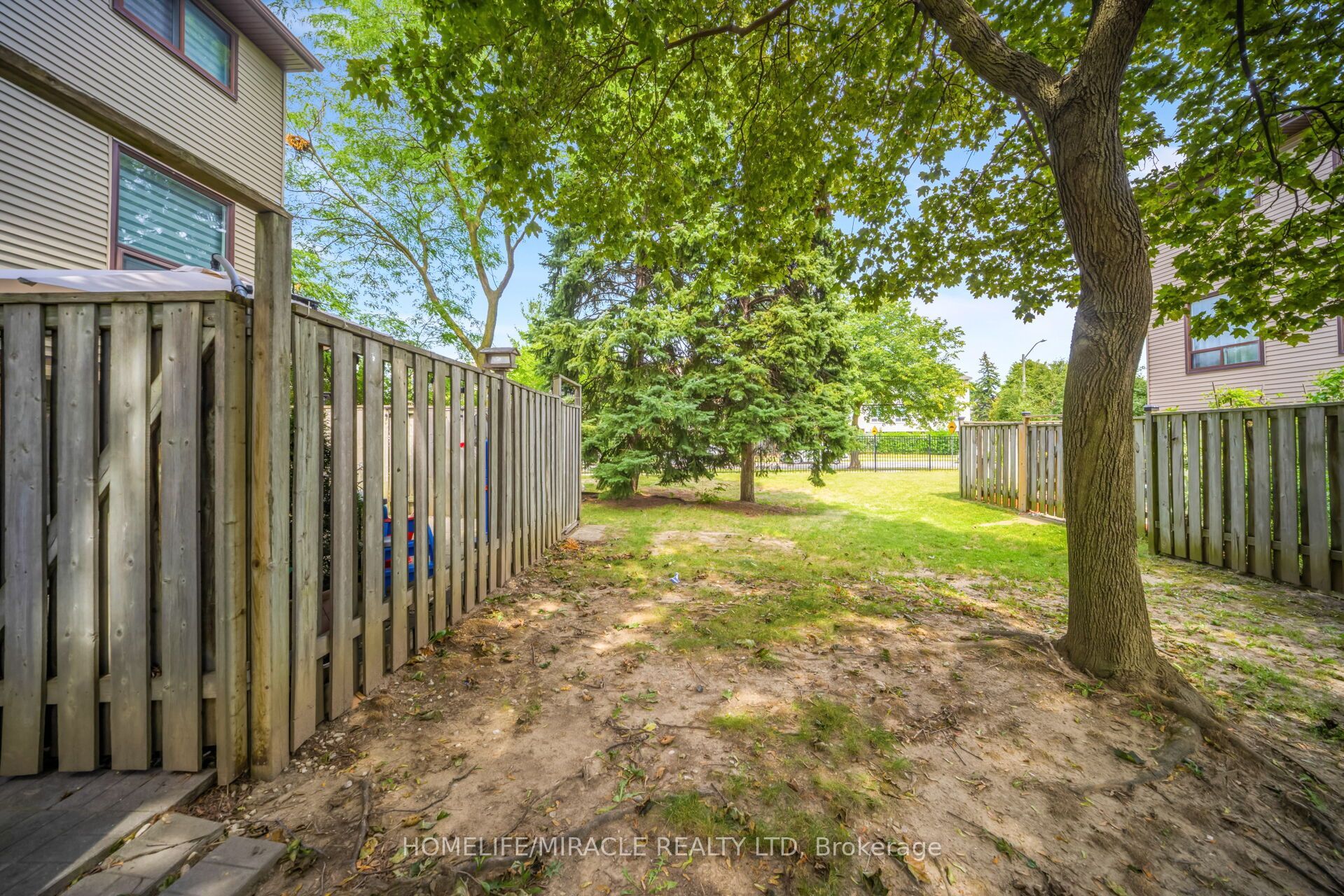 25 Carleton Place Property Photo 41