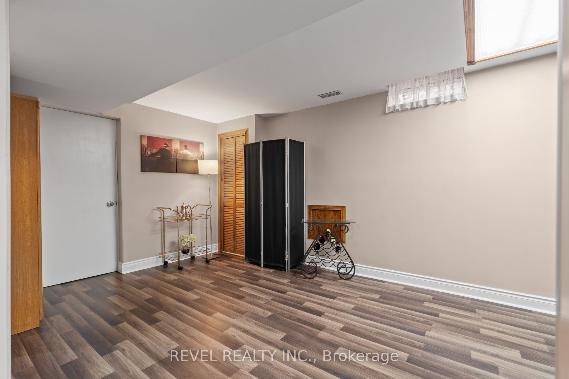 8 Cochrane Avenue Property Photo 28