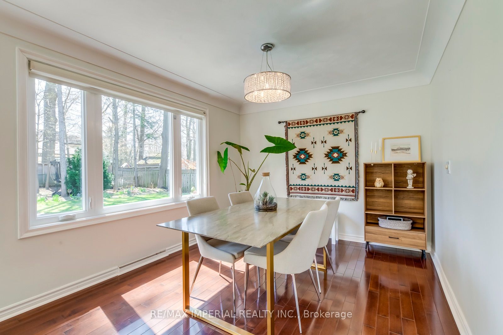 2048 Devon Road Property Photo 9