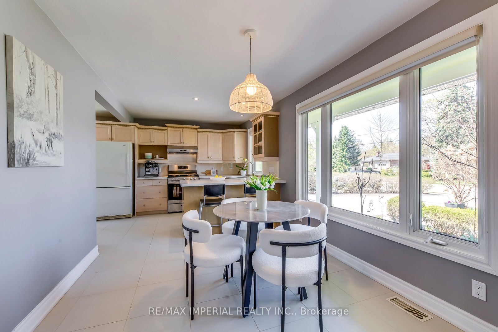 2048 Devon Road Property Photo 14