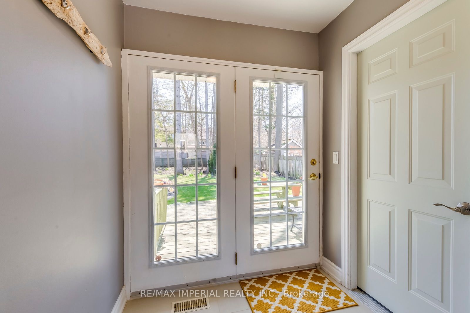 2048 Devon Road Property Photo 16