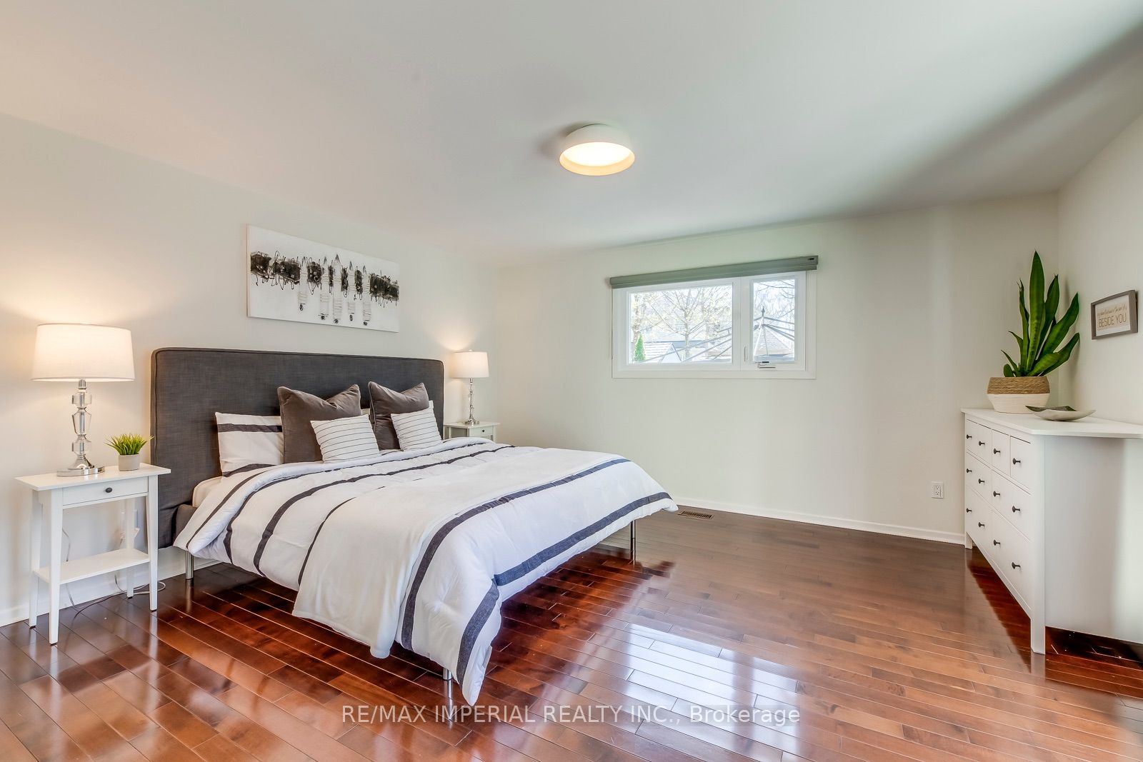 2048 Devon Road Property Photo 17