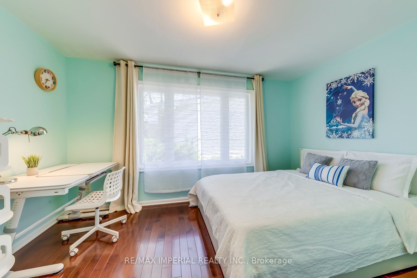 2048 Devon Road Property Photo 22